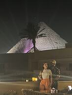 The Gate Hotel Front Pyramids & Sphinx View