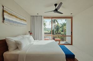 Boni Beach Hotel & Restaurant