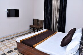 Hotel Aalishan Garden