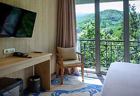 Aurora Resort Tsaghkadzor, By One