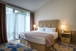 Aurora Resort Tsaghkadzor, By One