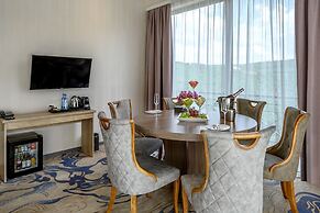 Aurora Resort Tsaghkadzor, By One