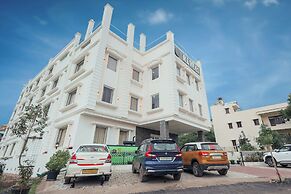 Lake View Hotel Revaas