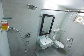 Lake View Hotel Revaas