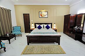 Lake View Hotel Revaas