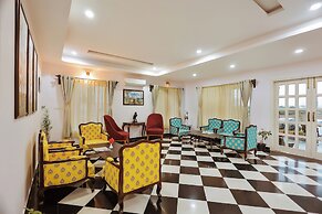 Lake View Hotel Revaas