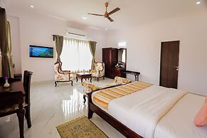 Lake View Hotel Revaas