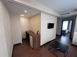 Star Suit Hotel