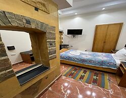 Golden Hotel