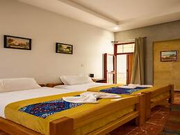 Golden Hotel