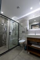 Meros Hotel