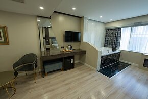 Meros Hotel