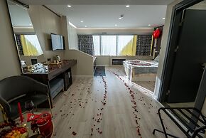 Meros Hotel
