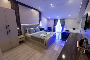 Meros Hotel