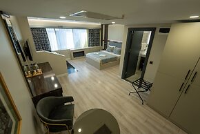 Meros Hotel