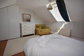 Arden Villa With Sea Views