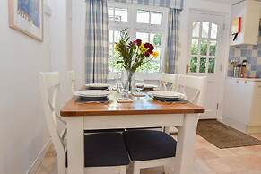 White Roses a dog Friendly Retreat for two
