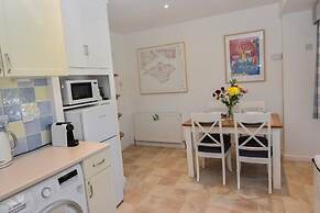 White Roses a dog Friendly Retreat for two