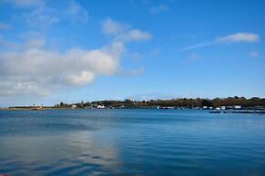 Solent Landing No 12A - Beachfront