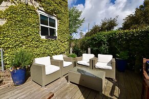 Solent Landing No 16 Beach Retreat