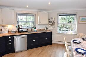 Solent Landing No 16 Beach Retreat