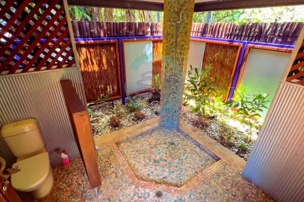 ZENHOUSE NIGHTCLIFF - 6BR Tropical Oasis