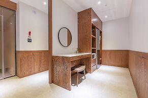 NOMAD HOTEL