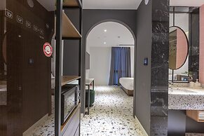 NOMAD HOTEL