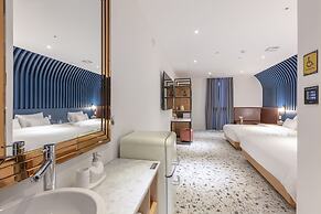 NOMAD HOTEL