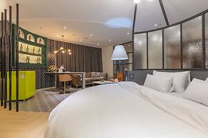 NOMAD HOTEL