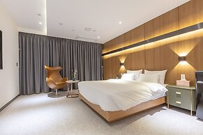 NOMAD HOTEL