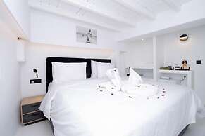 CAPRI Downtown Rooms
