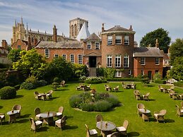 Grays Court