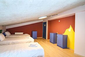 Paliani Hostel