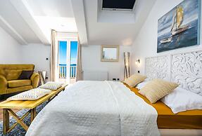 Private Seaside Villa Sleeps 10 With Infinity Pool