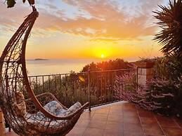 Private Seaside Villa Sleeps 10 With Infinity Pool