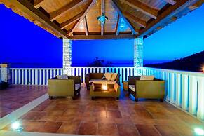 Private Seaside Villa Sleeps 10 With Infinity Pool