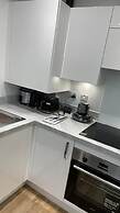 Inviting 2-bed Apartment in Grays