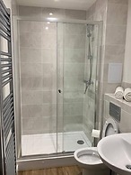 Inviting 2-bed Apartment in Grays