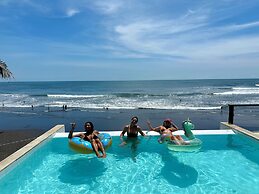 Laola Surf Camp