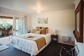 Paradise Valley Lodge