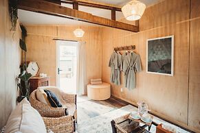 Paradise Valley Lodge