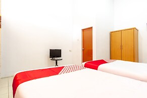 OYO 2777 Sleepover Sei Serayu