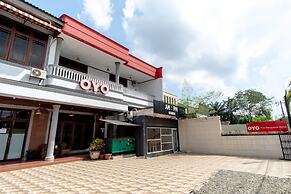 OYO 2777 Sleepover Sei Serayu