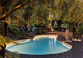 Hana Lodge