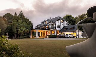 Hana Lodge