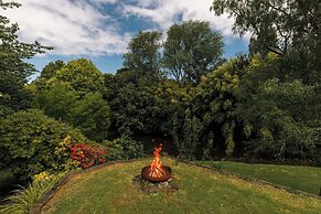 Hana Lodge