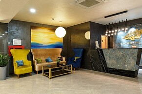 Central Palace Halal Hotel