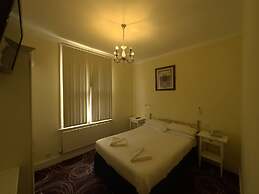 Manor Hotel