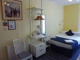 Manor Hotel
